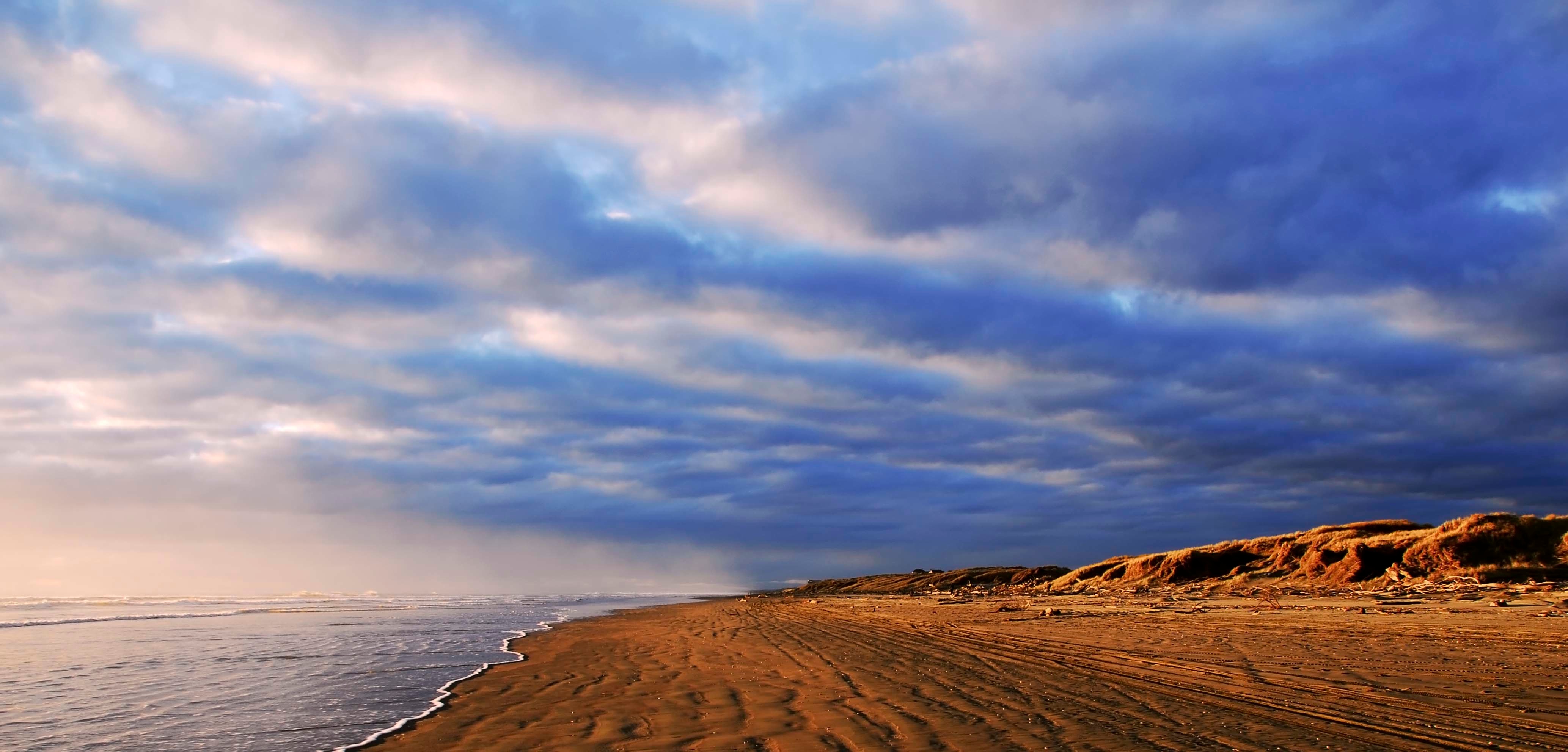 Twilight Beach Walk – Foxton Beach to Himatangi Beach